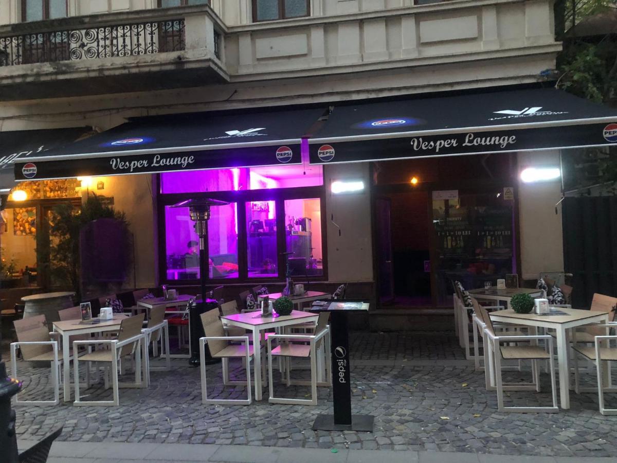 Old Town Bar Apartments On Street Tonitza Bukarest Exteriör bild