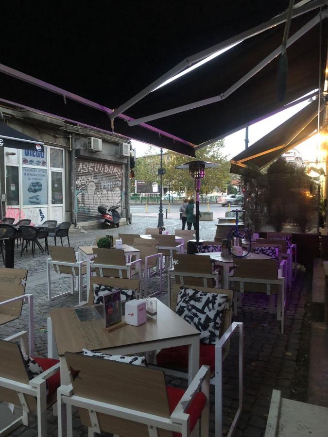 Old Town Bar Apartments On Street Tonitza Bukarest Exteriör bild